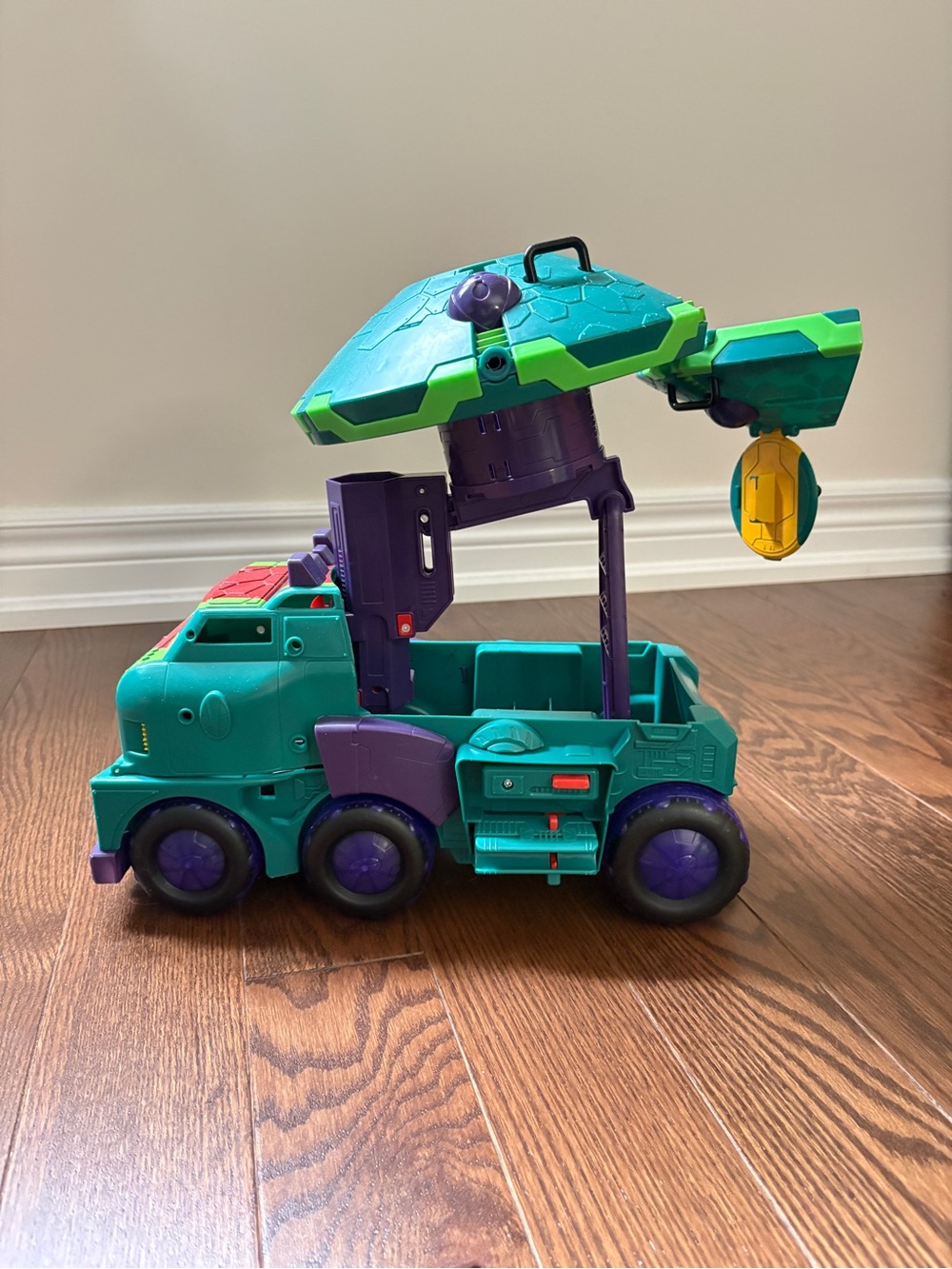 TMNT Turtle Tank Rise of the Teenage Mutant Ninja Turtle Vehicle Taxi 2018